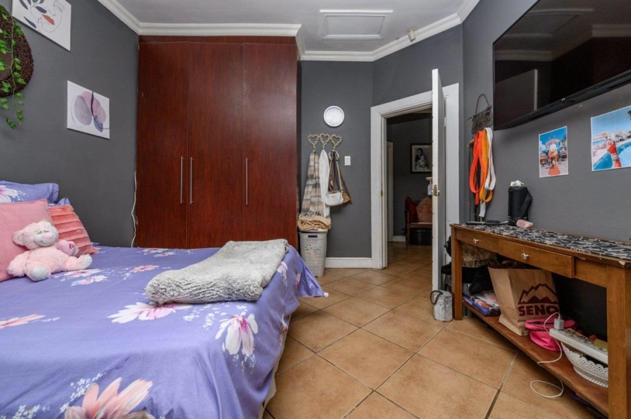 5 Bedroom Property for Sale in Van Riebeeck Hoogte Eastern Cape